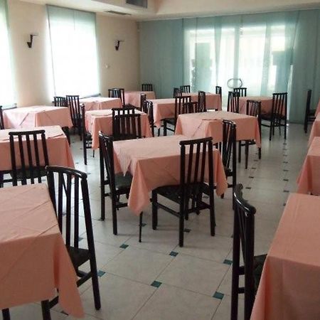 Hotel Silvia Viserbella di Rimini Extérieur photo