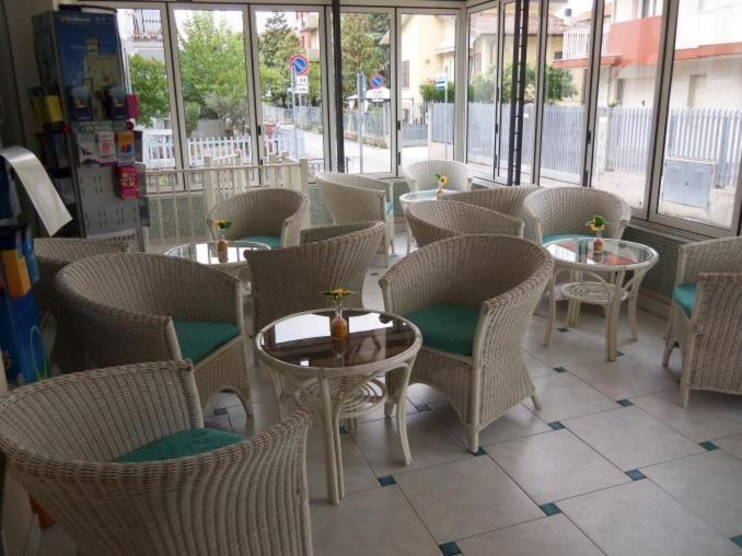 Hotel Silvia Viserbella di Rimini Extérieur photo